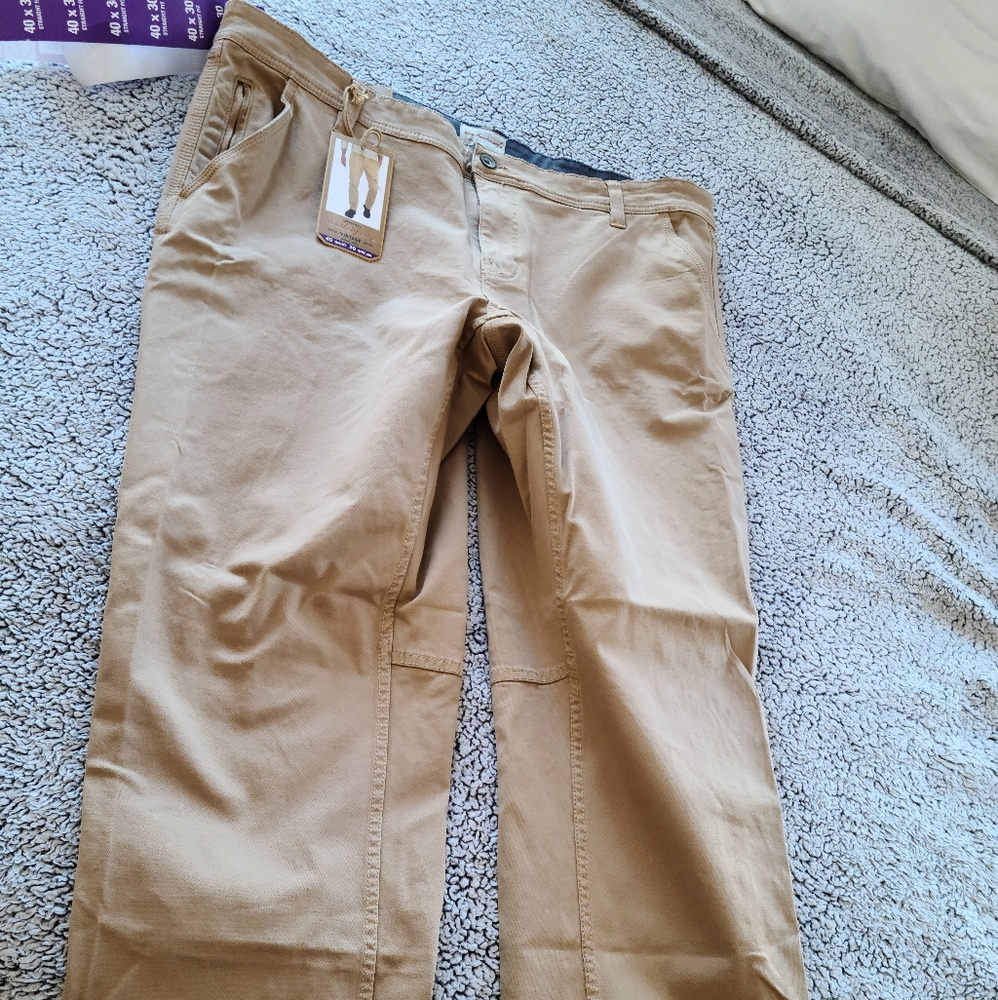 clothes - Picture 2 of 3